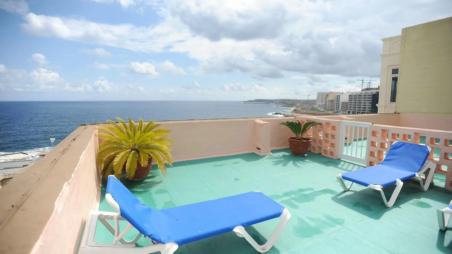 Astra Hotel Sliema 3*,  Malta
